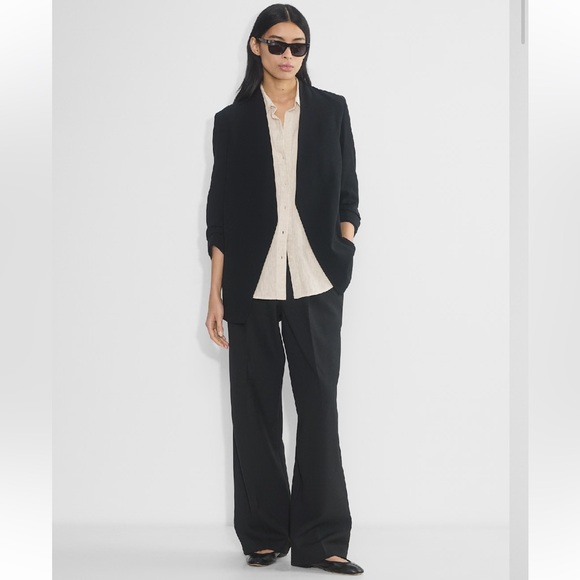 Aritzia Power Blazer - Picture 1 of 16